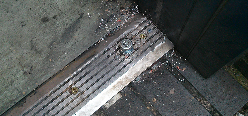 commercial doorrepairs